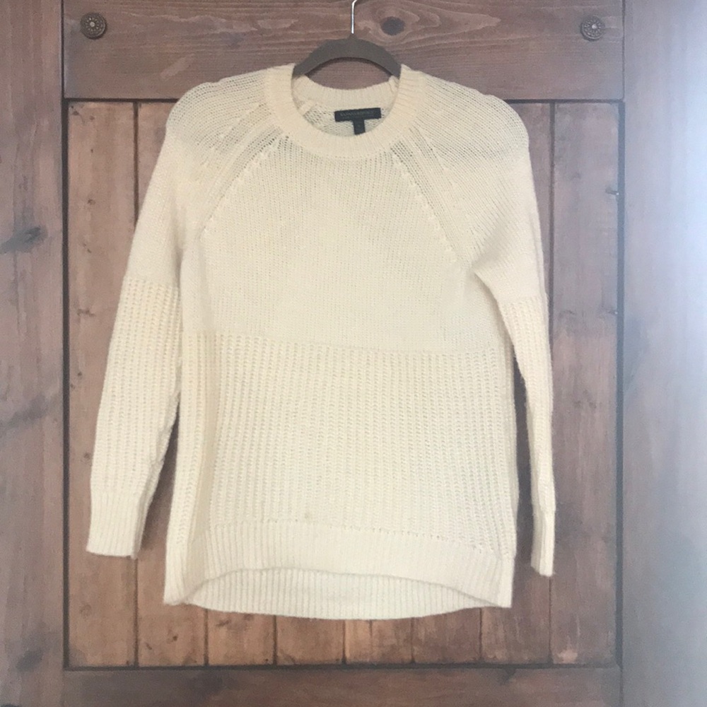 Women’s banana republic ivory sweater